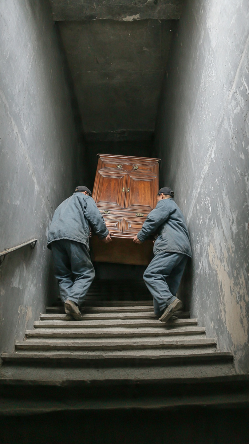 Wywóz mebli Aleksandrów Łódzki – realizacja